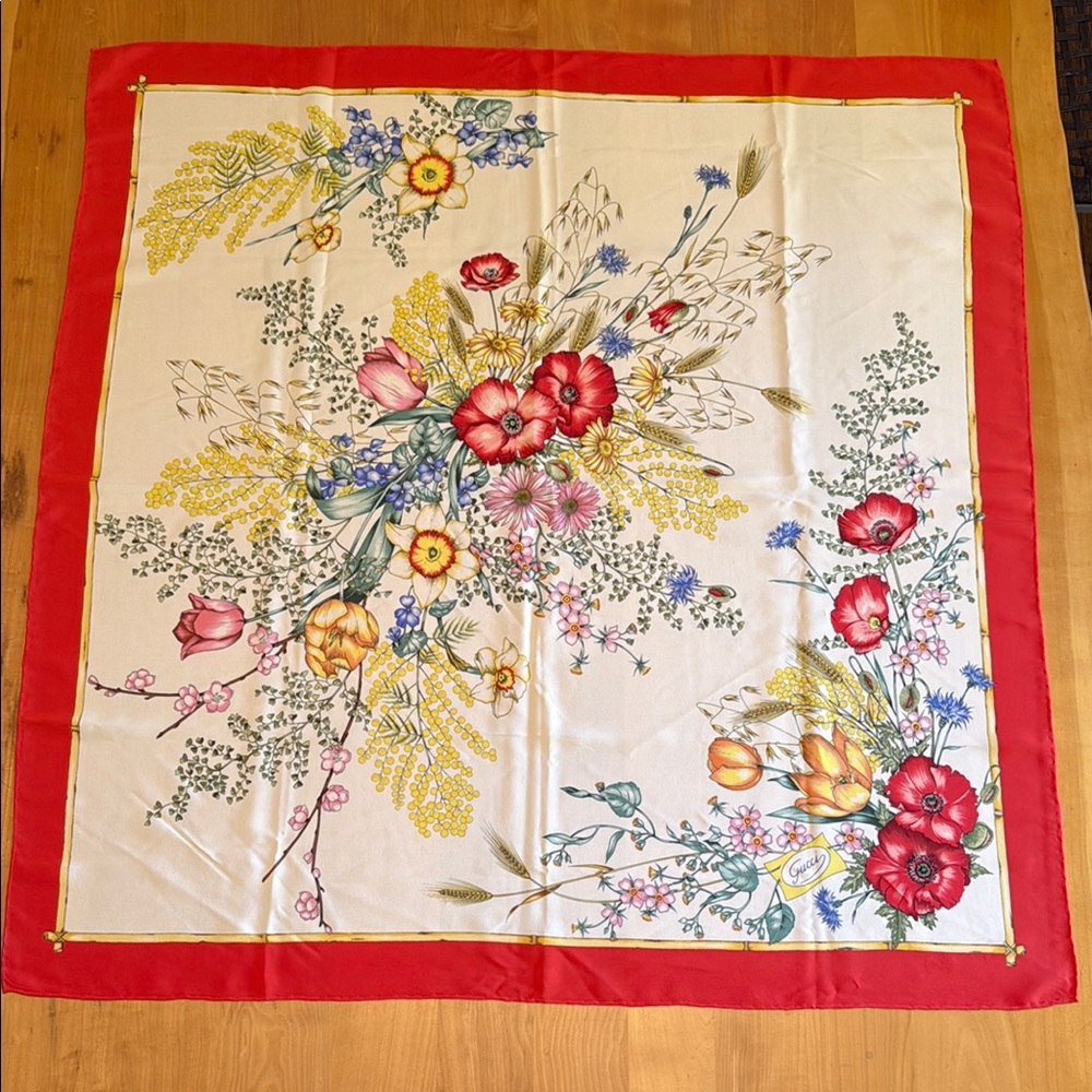 Gucci scarf Floral Red and Cream